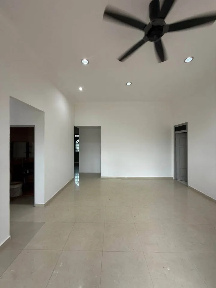 Shop for sale in DLF Phase 2, Gurgaon